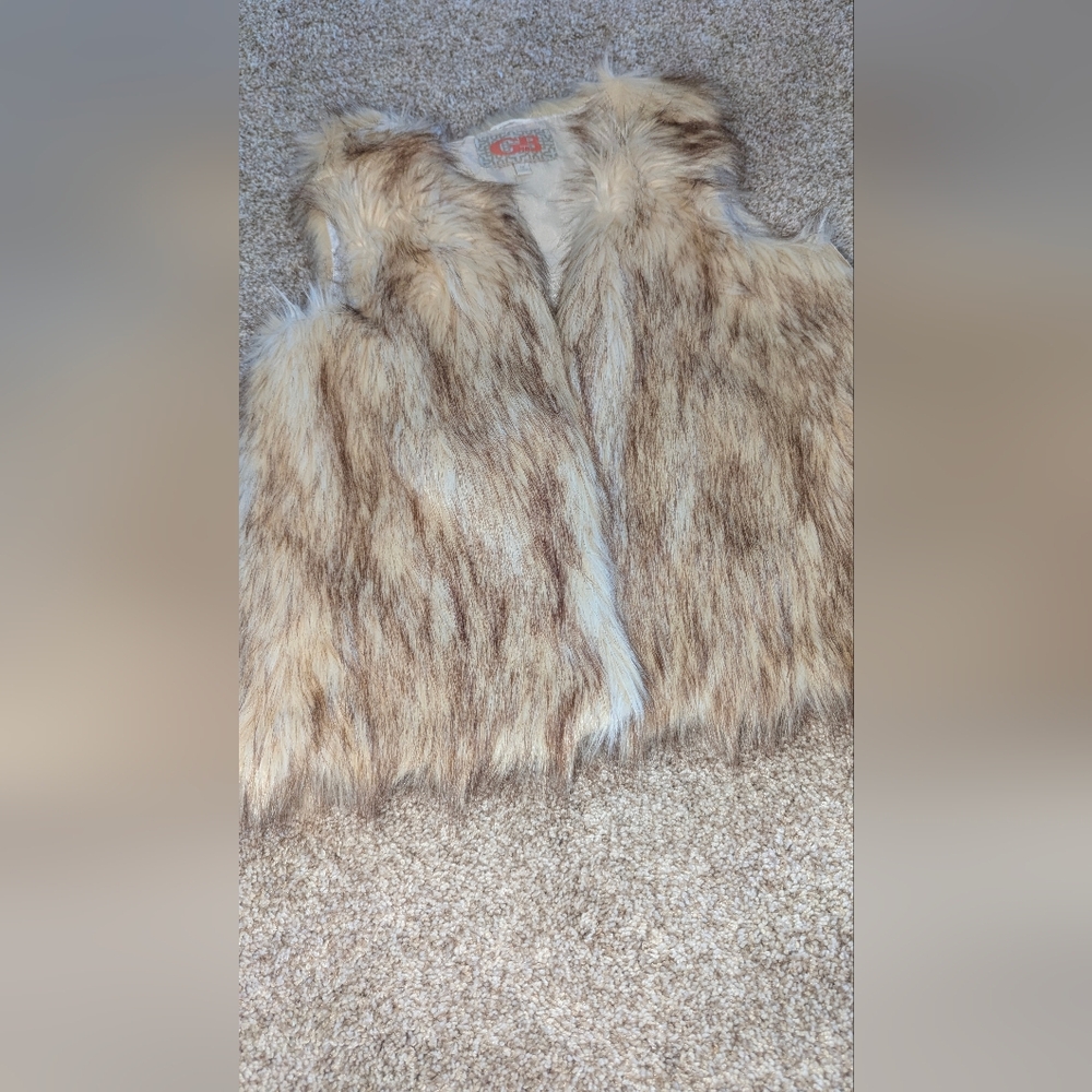 Faux Fur Vest in Tan and Cream Size M